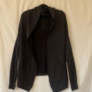 Women’s Lululemon Cabin Yogi Wrap charcoal grey size 6